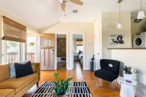 Spacious Retreat in East Downtown - Image 3