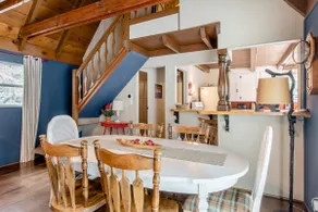Cozy Pine Cottage–Lake Pass-Walk to Lake & Village - Image 5