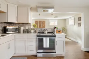 Sunnyside Garden Getaway- 5 Minutes from Downtown - Image 5