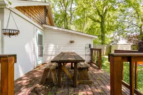 Artsy Cottage—King bed, Pet-friendly, Fenced yard - Image 5