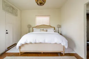 Unwind at a Luxury Cottage in Jacksonville's Historic Core - Image 2