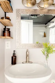 Roaring Twenties Speakeasy Apartment Near City Park - Image 3