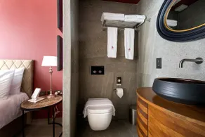 Orchid Boutique Accommodation in Historic Townhouse - Image 5