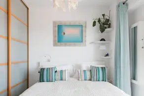 Apartment with Stunning Sea Views & Hills - Image 4