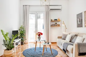 Refined Apartment by the Archaeological Museum - Image 2