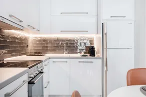 Refined Apartment by the Archaeological Museum - Image 5