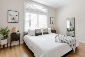 Stay Four - Relaxing Townhome Near Downtown LA - Image 4