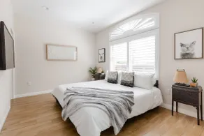 Stay Four - Relaxing Townhome Near Downtown LA - Image 2