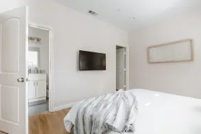 Stay Four - Relaxing Townhome Near Downtown LA - Image 5
