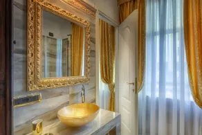 Trevi Fountain Luxury Home - Image 5