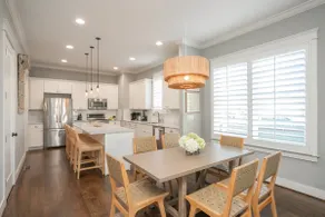 Gorgeous Stay in Nations only 7 min from Broadway! - Image 2