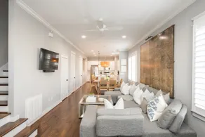 Gorgeous Stay in Nations only 7 min from Broadway! - Image 3
