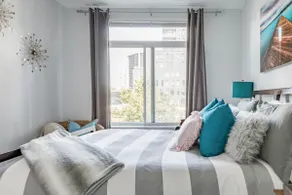Five Star Downtown Designer Urban Suite, Space Needle View - Image 3