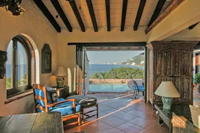 Stunning Historic Villa, Private Pool & 280° Views - Image 4