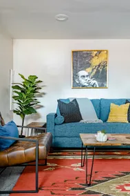 Hip Rino Basement Suite Near Downtown - Image 5