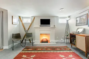 Hip Rino Basement Suite Near Downtown - Image 4