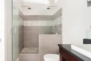 Hidden Speakeasy Style Penthouse on Broughton - Image 5