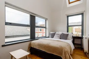 Cloudstream Joy - Relax in the City | 2 Bed Duplex House w/Hot Tub - Image 4