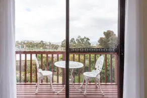 Bayside house, Flower garden, Quiet street, - Image 3