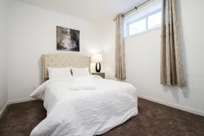 Harmony Inn: Modern 2-Bedroom Suite in Edmonton - Image 5