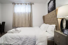 Harmony Inn: Modern 2-Bedroom Suite in Edmonton - Image 4