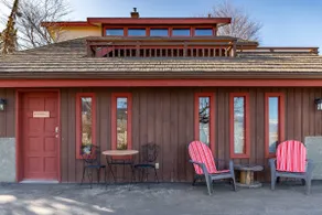 Naramata Bench Getaway: Licensed, Farm/modern - Image 3