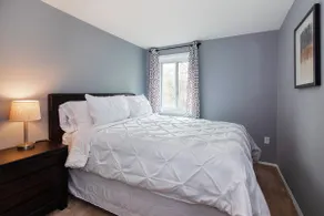 Spacious 3 Level Townhome in Columbia - King Bed! - Image 4