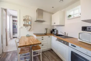 Charming house with high-end services, located 300 m from the beaches - Image 3