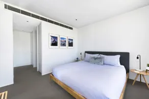 Penthouse Apartment in 5 Star Realm Precinct - Image 3