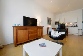 City-Centre apartment with Sea-view - Image 5