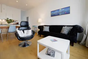 City-Centre apartment with Sea-view - Image 4