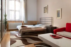 Yin and Yang: Apartment in the Heart of the Center - Image 3