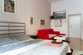 Yin and Yang: Apartment in the Heart of the Center - Image 5