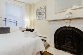 Victorian Charm, Modern Style w/Private Entrance - Image 3