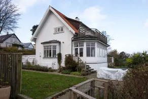 The Beach House - enjoyment at the water's edge - Image 2