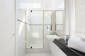 Auto-contido unidade dentro elegante Randwick Home - Image 5