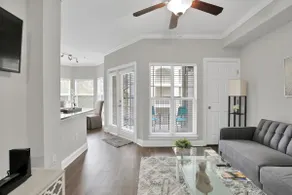 Chic Apt | 15 mins to Airport | City Skyline View - Image 3