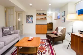 Hawthorne/Division Beautiful Suite - Image 4