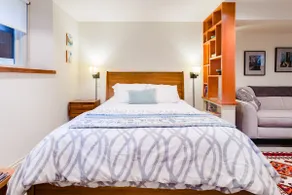 Hawthorne/Division Beautiful Suite - Image 3
