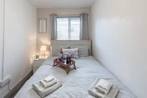 Apartment/Flat 3, Menai Bridge, Anglesey - Image 5