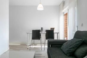 Central VUT 2 bedrooms, 3 beds, 5 people - Image 5