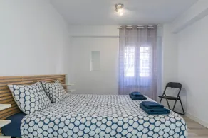 Central VUT 2 bedrooms, 3 beds, 5 people - Image 2