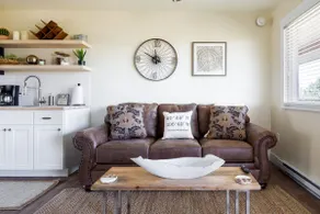 Cozy Mountainside Nook - Image 4