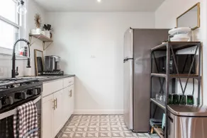 Skylights, King Bed, 2 bedrooms - Image 5