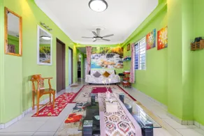 3 Scenic AirCond Bedrooms, 5 km to Bdr Rawang - Image 4