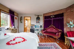 Amazing VIEW & Private Entry/Jetted Tub near Falls - Image 5