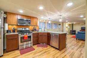 Alberta Arts - Private, Full Kitchen, Fireplace - Image 5