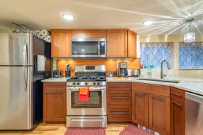 Alberta Arts - Private, Full Kitchen, Fireplace - Image 3