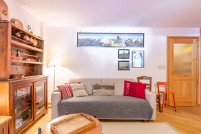 WARM and COZY STEPS AWAY FROM CREST CABLEWAY - Image 5