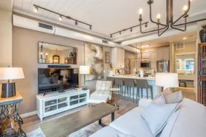 LAKESIDE URBAN INN . . . truly a HIDDEN GEM on the LAKE in Downtown Tualatin!!! - Image 2